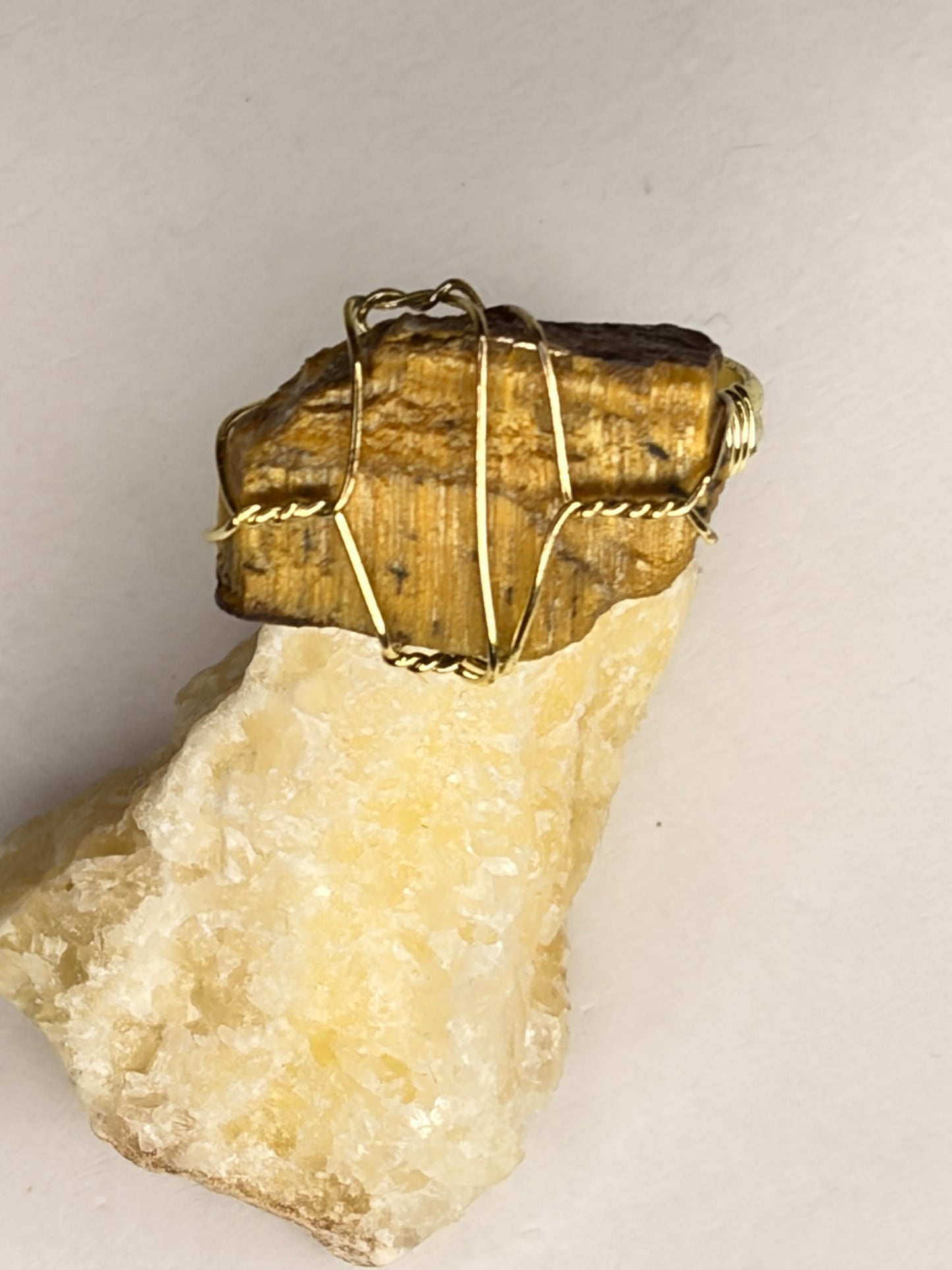 Anello occhio di tigre regolabile