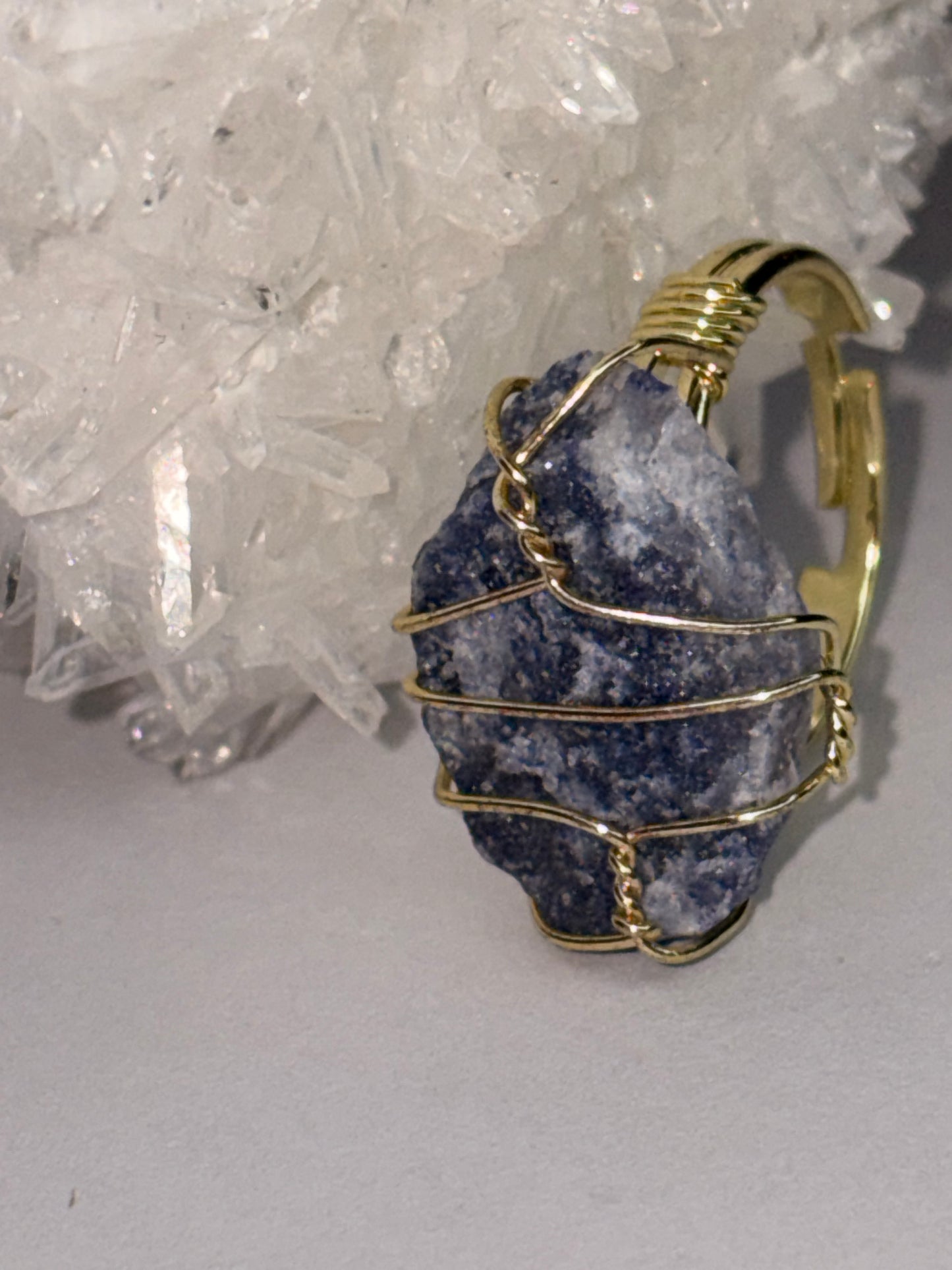 Anello sodalite regolabile